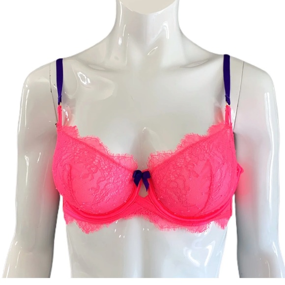 Victorias Secret - Very Sexy Sheer Chantilly Lace Unlined Demi Bria - Picture 1 of 4